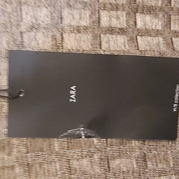 Nice top - Picture 3 of 3